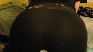 Undress tease with a cute butt I must screw
