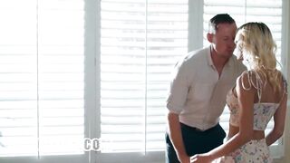 Sexy Golden-haired Screwed by Obsessed Old Ally Who Sabotaged Her Love Life