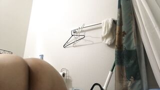 big beautiful woman Lalin girl shaking large booty