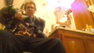 Lewd Curvy Autie Fingers Herself