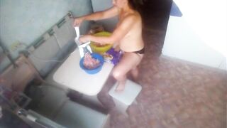 Spying in nature's garb mother in the kitchen turns the meat - MyNakedStepmother