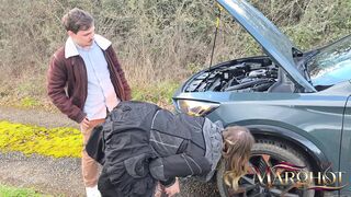 Broken Down on a Country Road - This chab Eats My Snatch and Then Bangs Me on the Hood and in the Trunk
