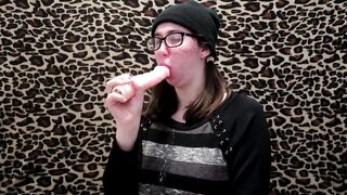 Nerdy Hotty Practices Sloppy Oral sex Technique