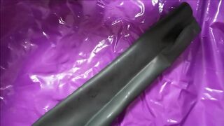 Putting on lengthy Latex opera gloves