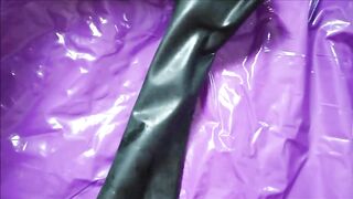 Putting on lengthy Latex opera gloves