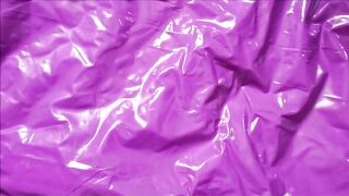 Putting on lengthy Latex opera gloves