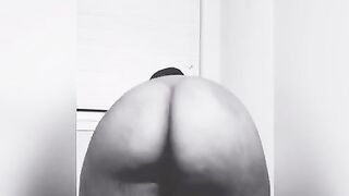 Twerking videos. Inbox me to purchase full length vids