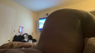Thick big beautiful woman shaking her butt during the time that her parents is gone !
