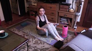 Yoga mother I'd like to fuck Masturbates and Squirts for U