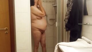 Sexy shower, large curves and tons of femininity...