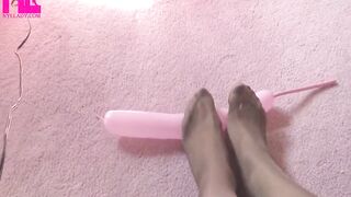 Footplaying with Lengthy Balloon