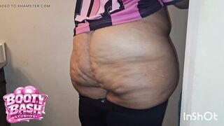 HUGE BUTT ON XHAMSTER ANAL QUEEN SHAKING ASS