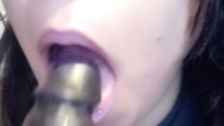 My Lips do tricks