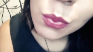 My Lips do tricks