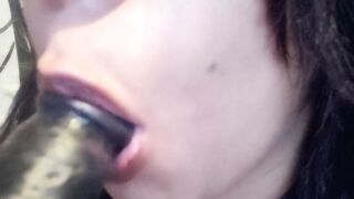 My Lips do tricks
