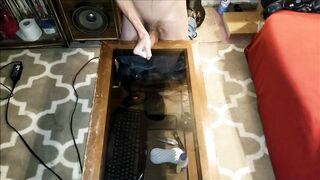 bigtallman blow large load on glass table!