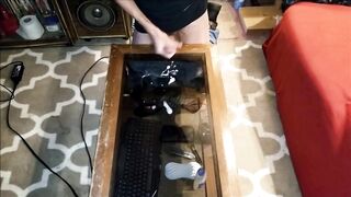 bigtallman blow large load on glass table!
