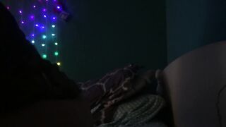 Beauty screws herself for two Orgasms