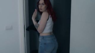 1st Night Sharing Daybed With Curvy Stepmom Ends With Creampie