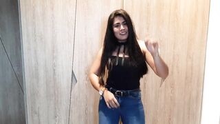 chica morena baila buscando fama