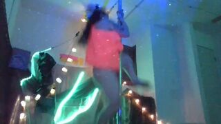 Ebony light pole tricks & suck and bang untill I cum