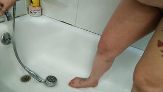 Peeing on myself and vagina play untill I cum