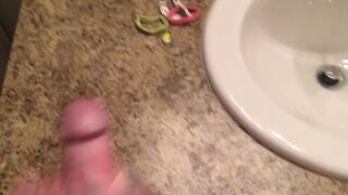 see me play with my Large Schlong untill i CUM