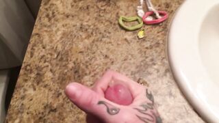 see me play with my Large Schlong untill i CUM