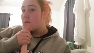 College hotty sucks on sextoy