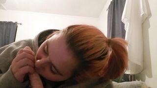 College hotty sucks on sextoy