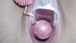 CLOSE UP TWAT MASTURBATION