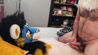 Valuable hunk humps