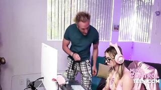 Enjoyable Gamer Teen Thoroughly Free Used During the time that This babe Frozen In Time
