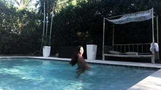 SLENDER DIPPING & BUTT WORSHIP