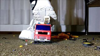 Toycar Crushing with Buffalo Sneaker (Trailer)