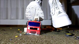 Toycar Crushing with Buffalo Sneaker (Trailer)