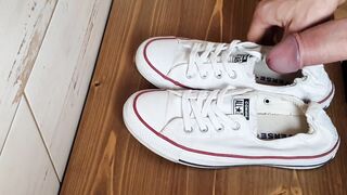 Cumming on fresh Converse