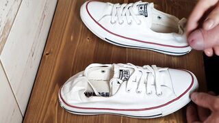 Cumming on fresh Converse