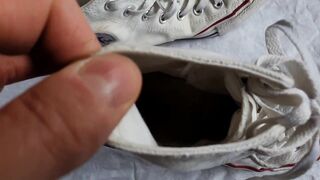 Cum on her converse