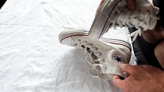 Cum on her converse