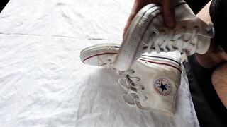 Cum on her converse