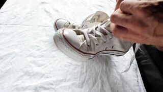 Cum on her converse