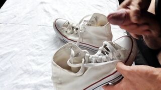Cum on her converse