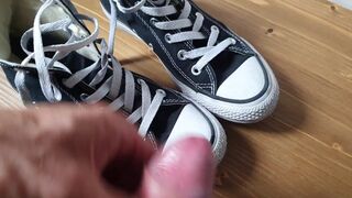Cumming on her petite hawt Converse