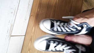 Cumming on her petite hawt Converse