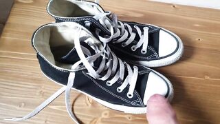 Cumming on her petite hawt Converse