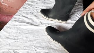 Cum on girlfriend rubberboots