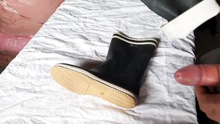 Cum on girlfriend rubberboots