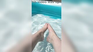 Solo Foot play in the pool