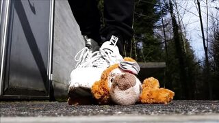 Teddy vs. Buffalo Sneaker